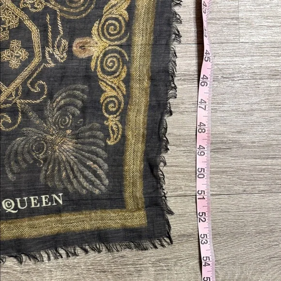 Alexander McQueen Black and Gold Patterned scarf - Picture 3 of 12